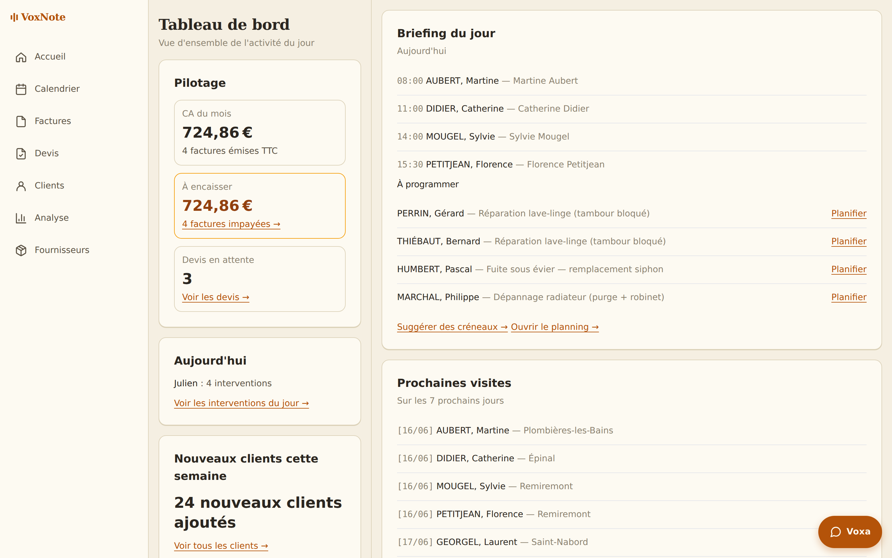 VoxNote sur ordinateur — le tableau de bord : chiffre d'affaires, devis et briefing du jour